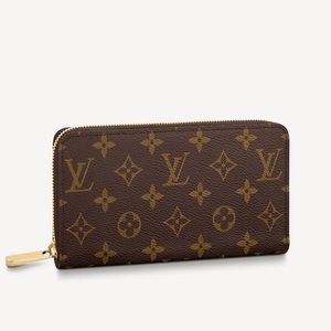 ❌SOLD❌ Louis Vuitton Monogram Zippy Wallet